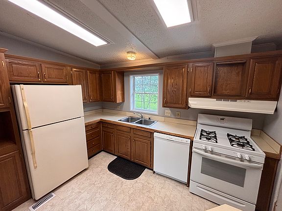 3rd image of 203 E Michigan