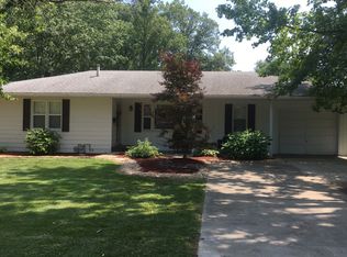 5011 Bedford Dr, Alton, IL 62002