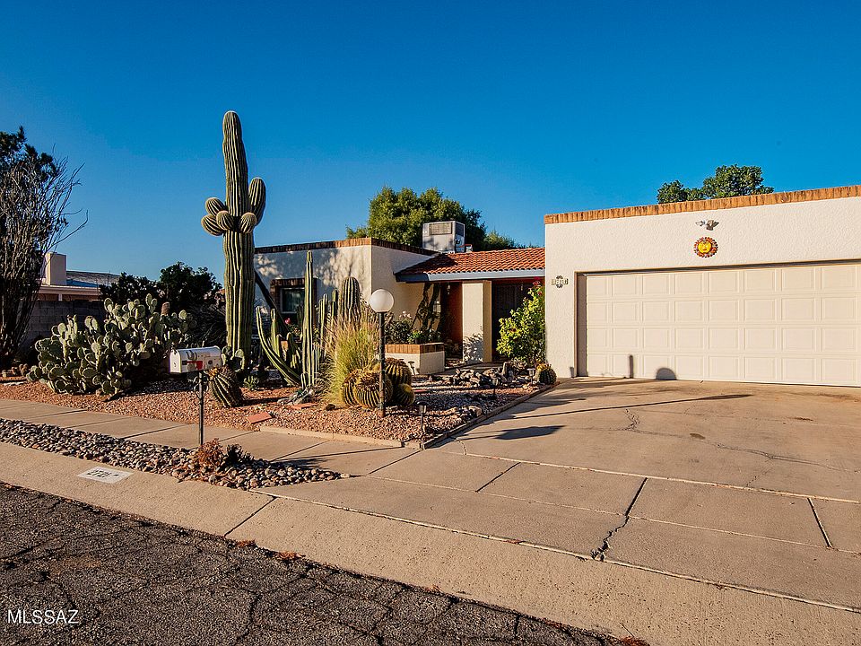 1st image of 2721 N Dos Hombres Dr