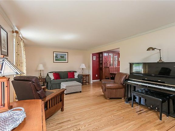 5th image of 3 Candlewood Cir