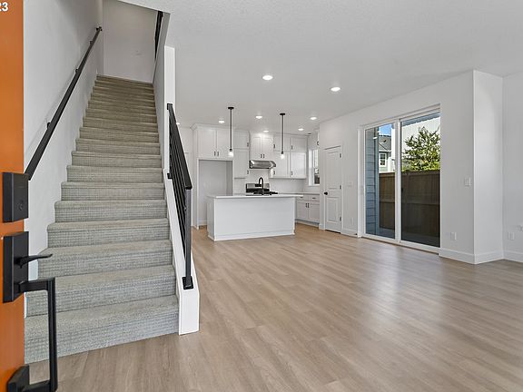 3rd image of 6842 SE Crimson Ln