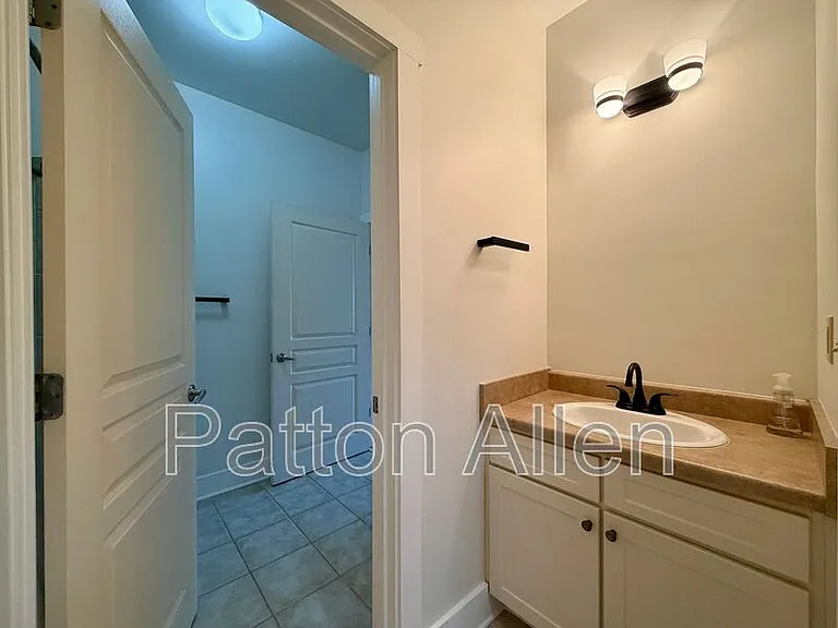 9 Kenilworth Knl #202 — Photo 28