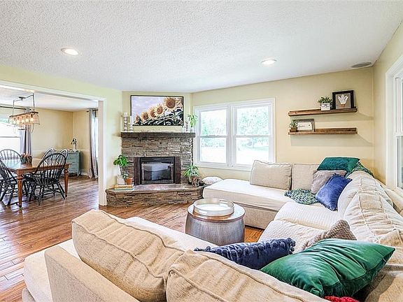 3rd image of 12625 214th St