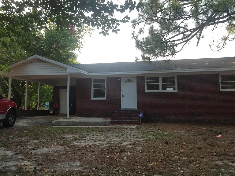 1403 Faye Ave — Photo 2