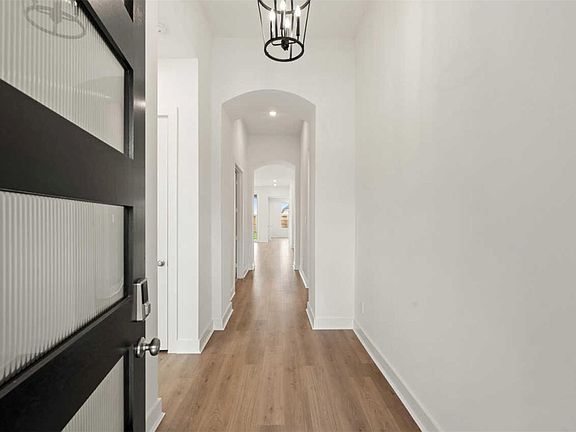 3rd image of 2243 Vargas St