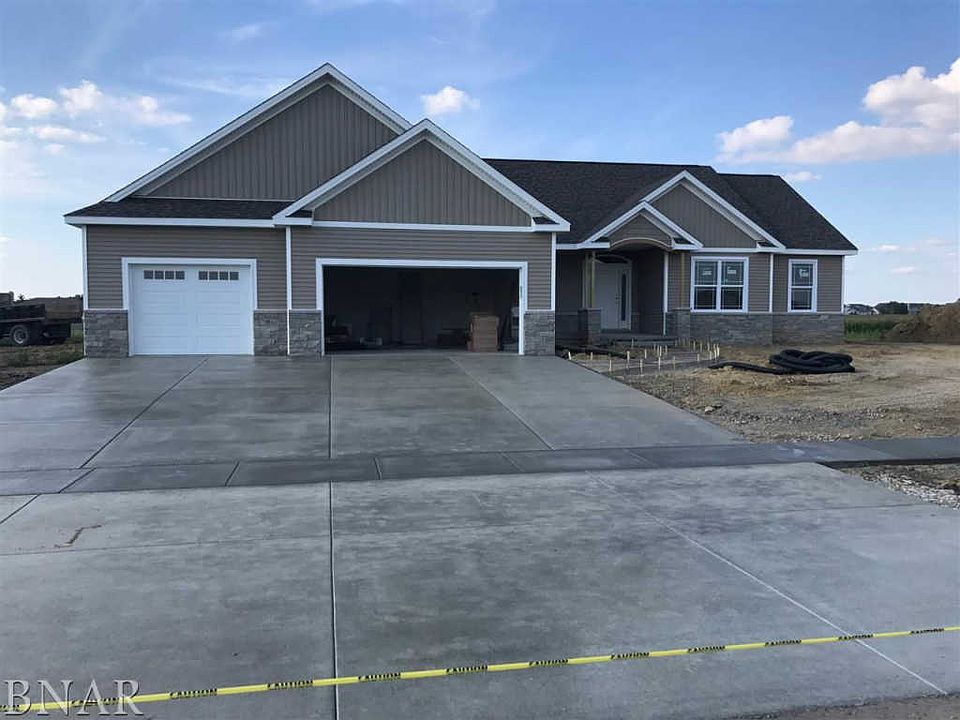 2nd image of 200 Prairie Falcon Dr
