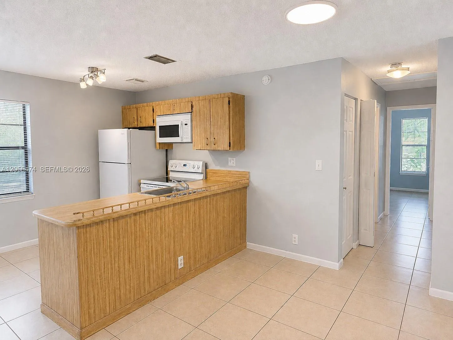Coral Springs Lakes — Photo 4