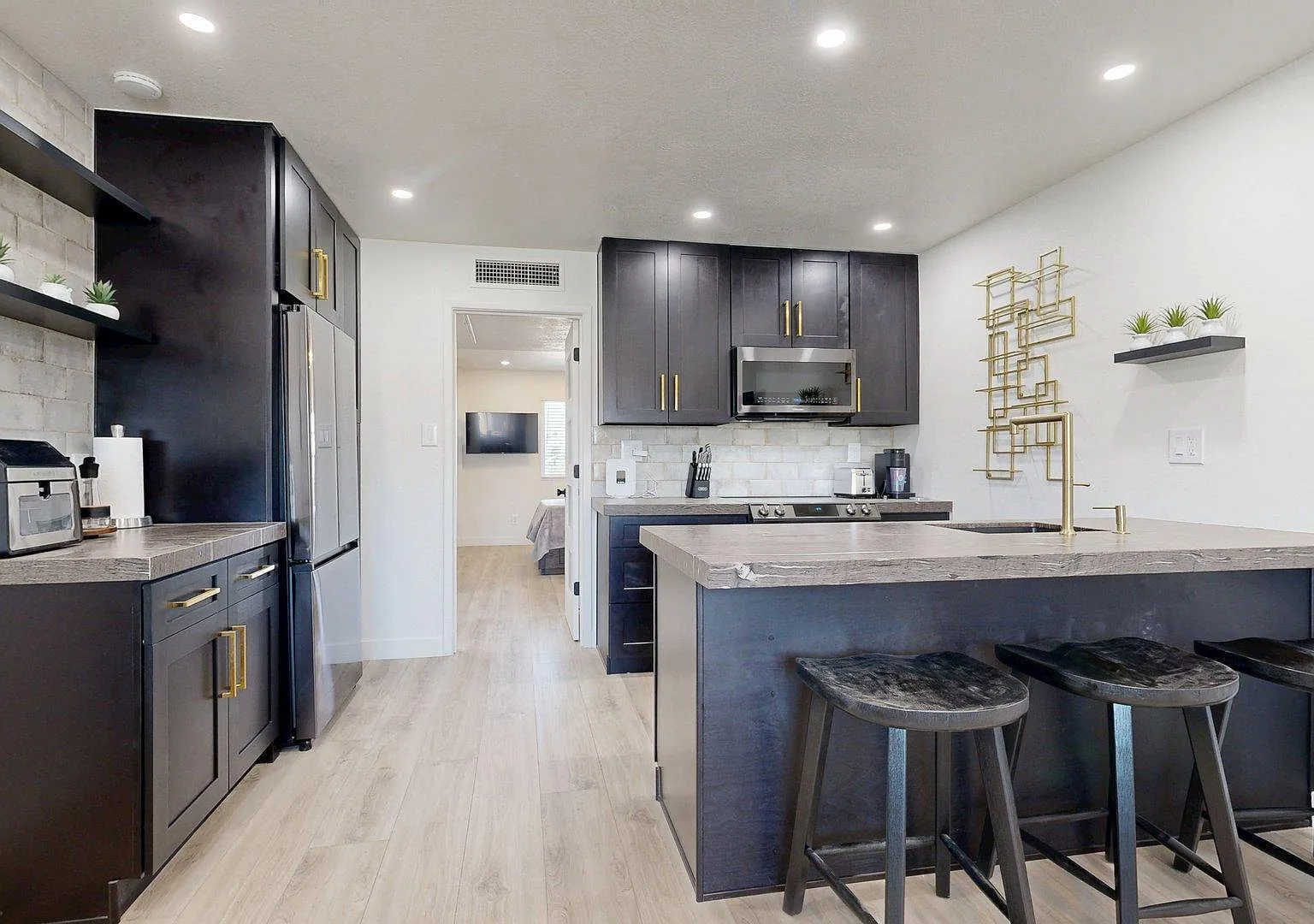 1 bed, 1.0 bath, 560 sqft, $1,750 — Photo 2