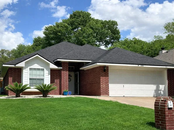 305 Scenic Brook St, Brenham, TX 77833