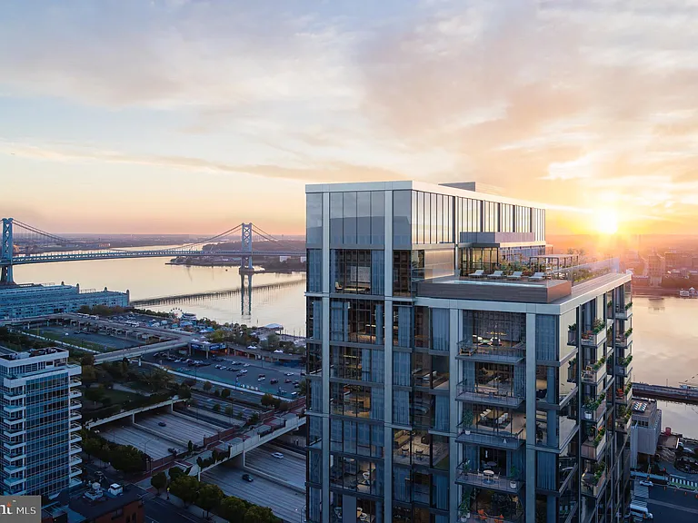 1-5 Dock St #Penthouse 2904 — Photo 27