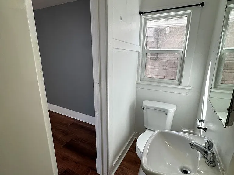 591 Commercial St — Photo 9