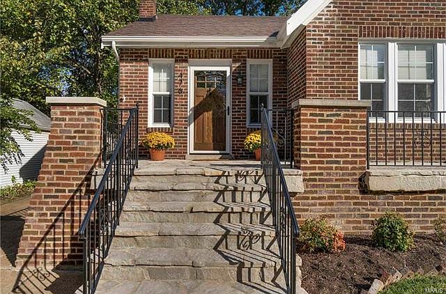 1st image of 476 Longfellow Ave