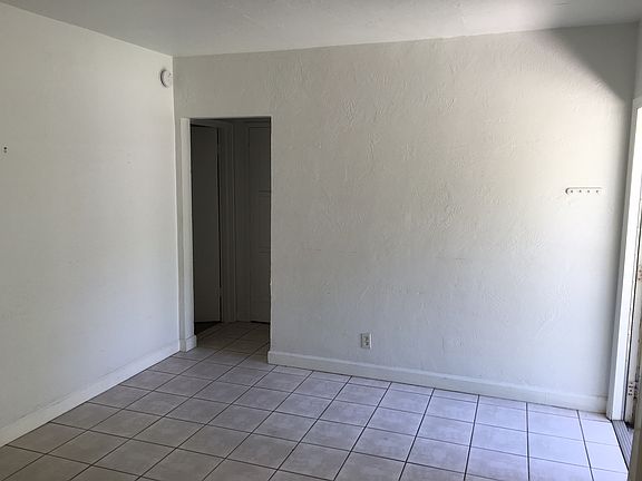 2nd image of 407 SE 14th Ct APT 4