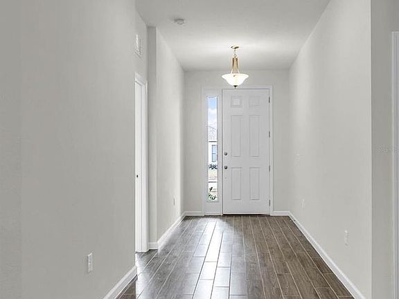 4th image of 429 Silver Palm Dr