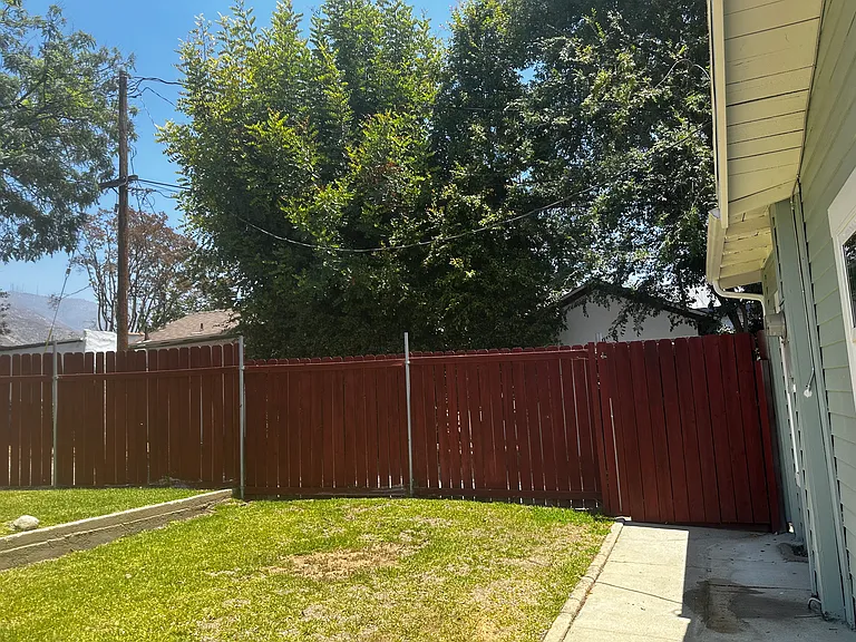 829 E Calaveras St — Photo 21
