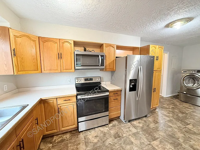 819 Hickory St — Photo 17