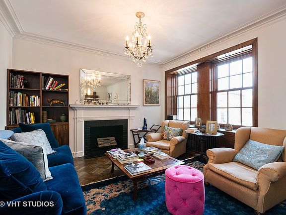 2nd image of 73 E Elm St APT 5D