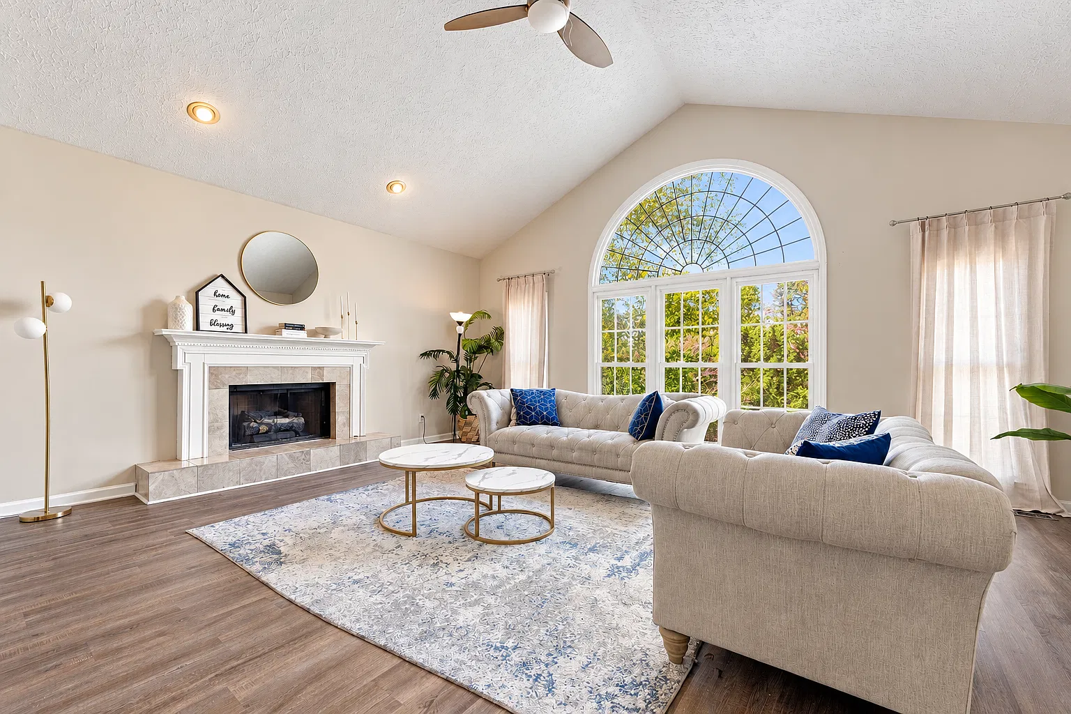 4 bed, 2740 sqft, $2,985 — Photo 3