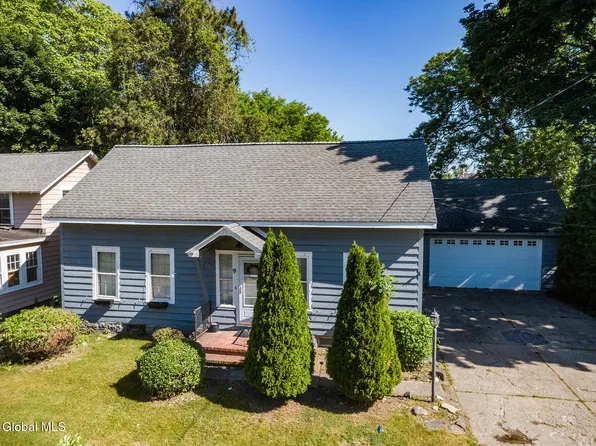 9 Halfmoon Drive, Waterford, NY 12188