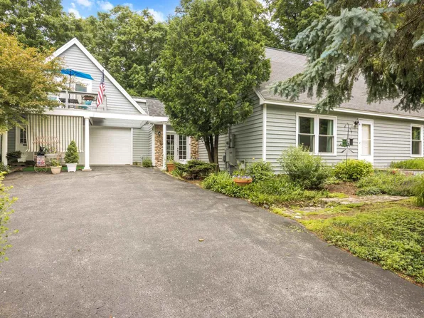 7271 S Dunns Farm Rd, Maple City, MI 49664