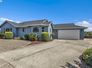 122 Lilly Ct, Sutherlin, OR 97479