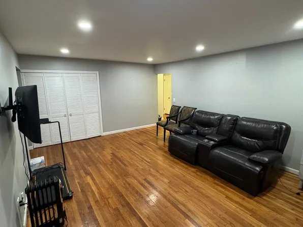 9119 Smith Avenue image 5 of 7