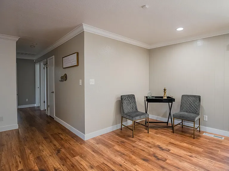 6702 N West Ave — Photo 10