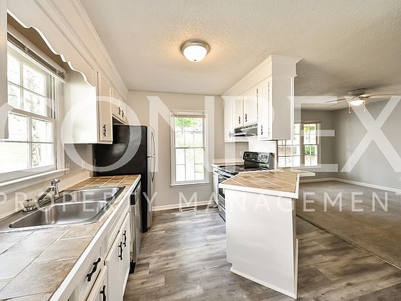4th image of 712 Torwood Dr