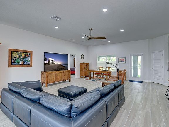 5th image of 8320 Amalfi Circle