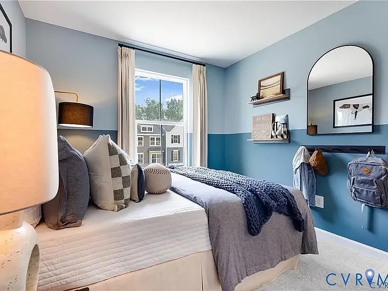 8728 Pioneer Hill Dr — Photo 2