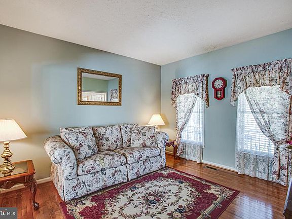 3rd image of 10468 Whirlaway Ln
