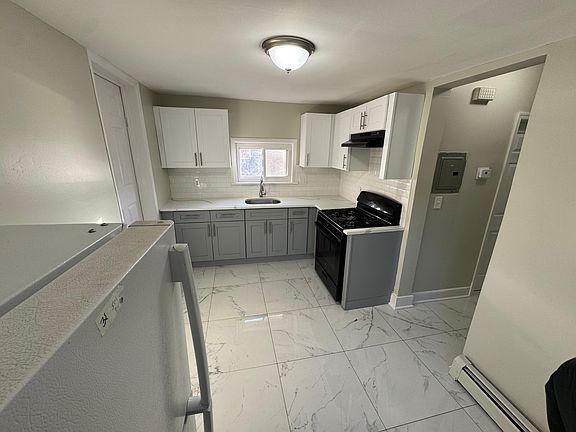 2nd image of 123 Parker St #2A
