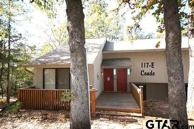 1st image of 117 E Holly Hill Cir