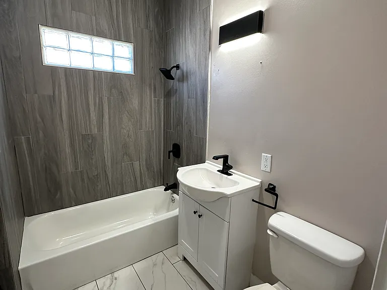 1318 S Hydraulic Ave — Photo 19