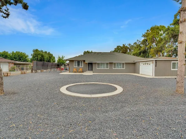 4924 Mesa Dr, Oakdale, CA 95361