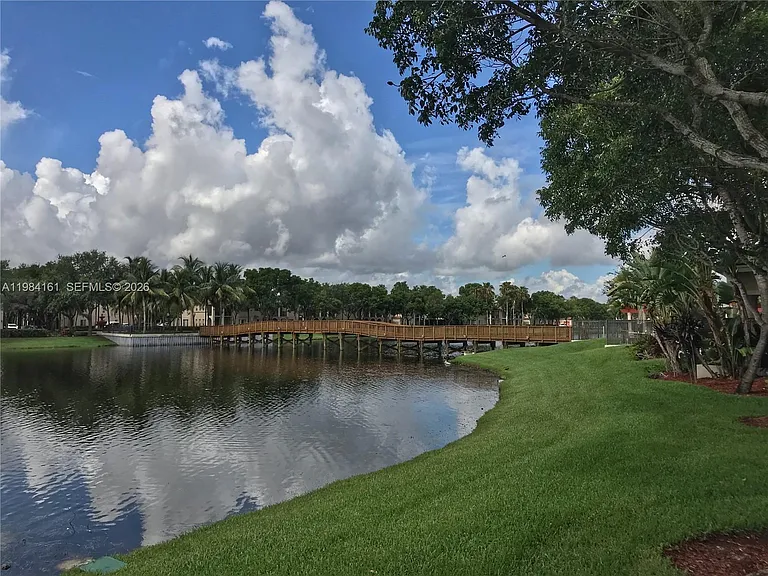 2469 Centergate Dr — Photo 13