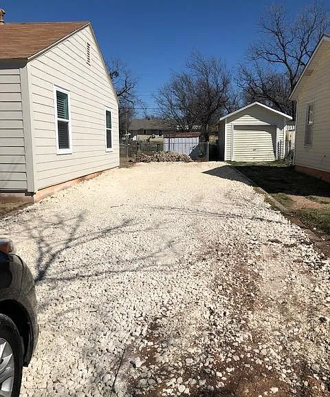 1541 Sewell St — Photo 3