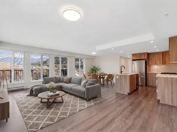 1365 Pemberton Ave #511, Squamish, BC V8B 1B7