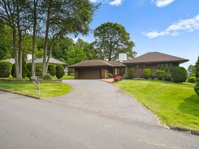 21 Country Club Drive, Hamden, CT, 06514