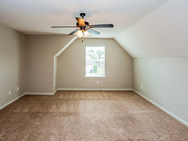 7911 Ridgedale Dr — Photo 11