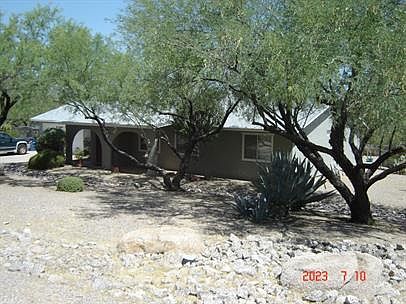 2nd image of 1940 Manrad Dr