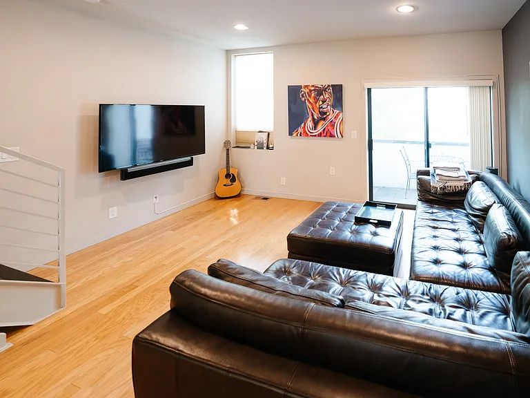2476 Champa St — Photo 4