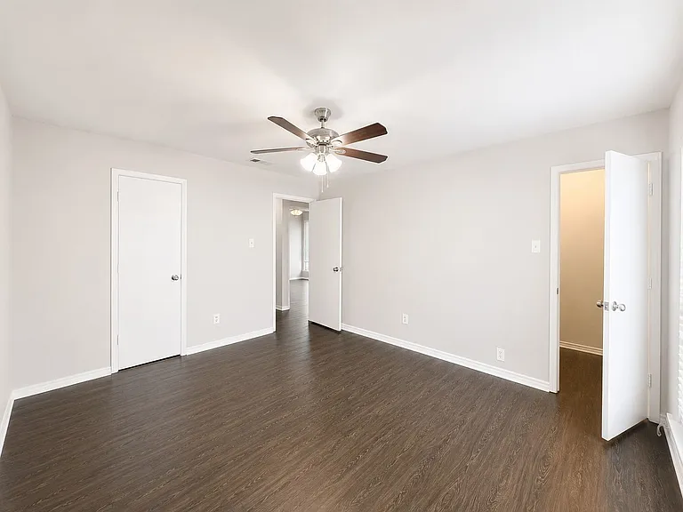 7716-7718 Sable Ln — Photo 10