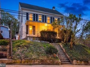 7 E Main St, Windsor, PA