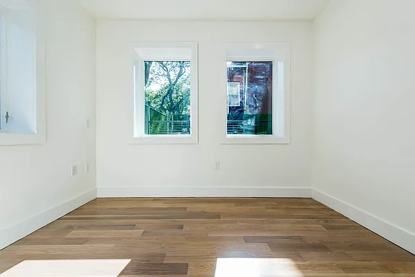 Rented by Nooklyn NYC LLC | media 67