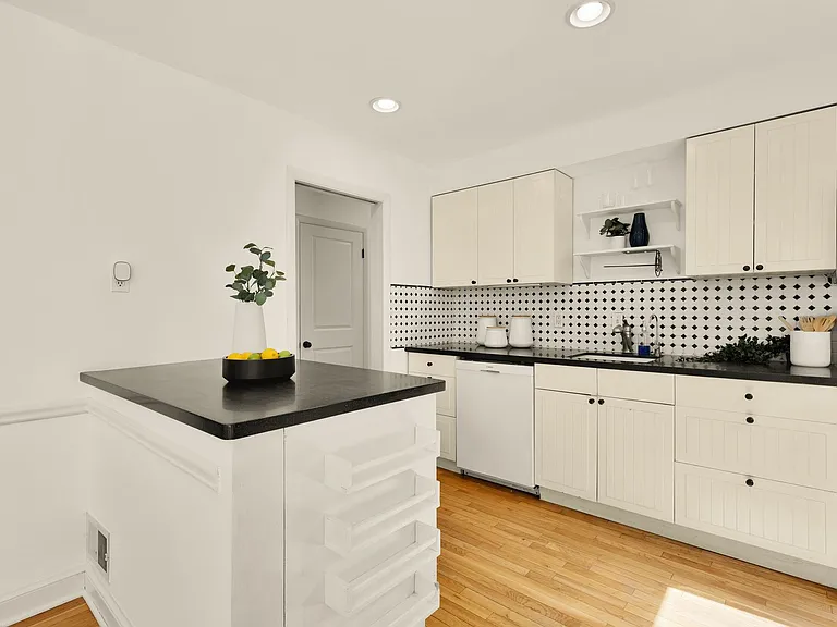 3111 63rd Pl — Photo 10