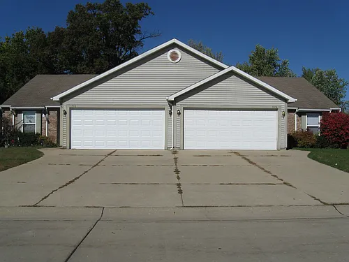 3516 Thornhill Cir W Photo 1