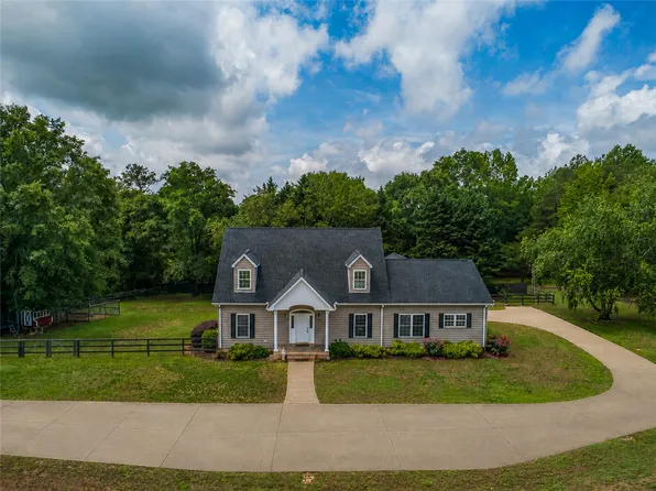 445 Albatross Rd, Easley, SC 29640