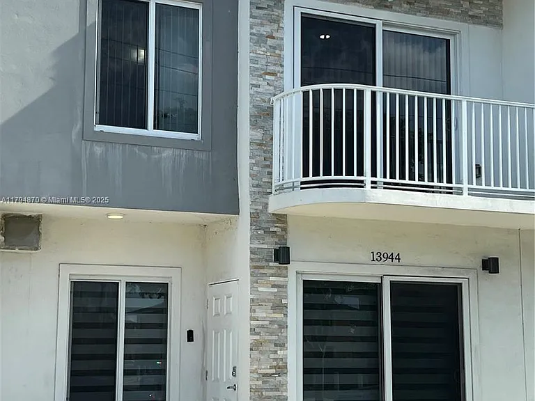 13944 SW 259th Way — Photo 2
