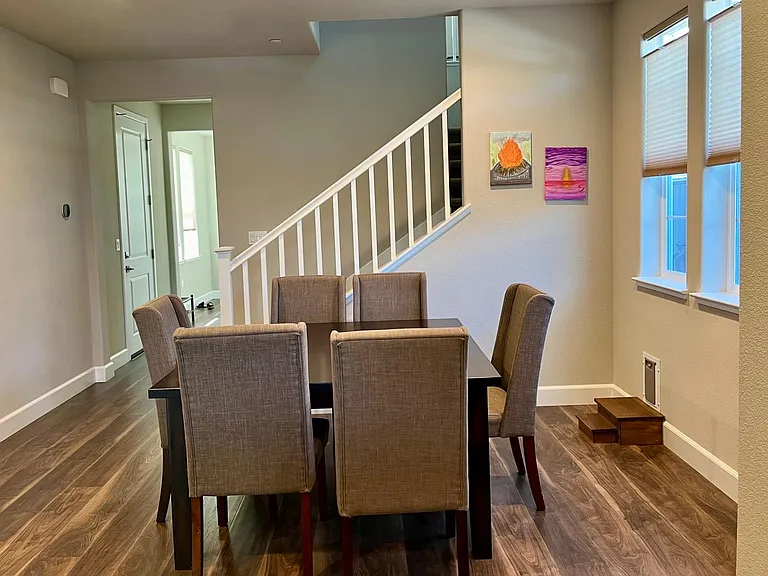 Dining table for 8. Pet access door.